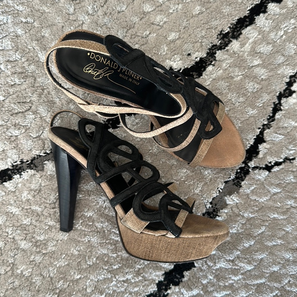 Donald Pliner Peace Heels Size 7